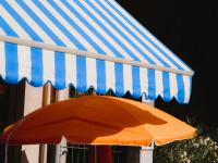 Markise und Sonnenschirm
